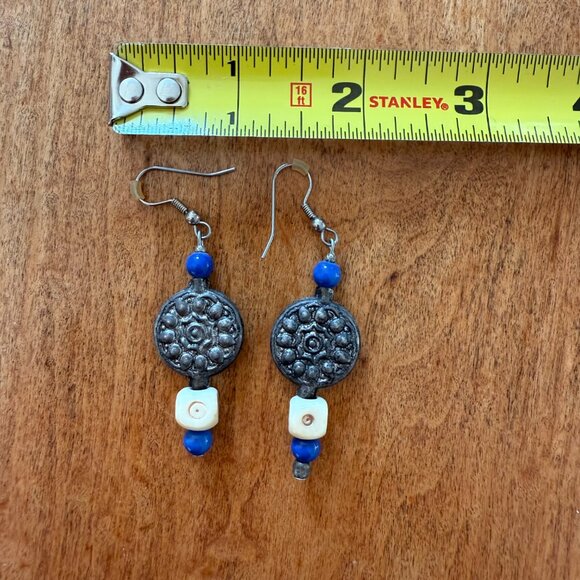 Boho hippie blue and silver-toned metal amulet earrings - Picture 4 of 4